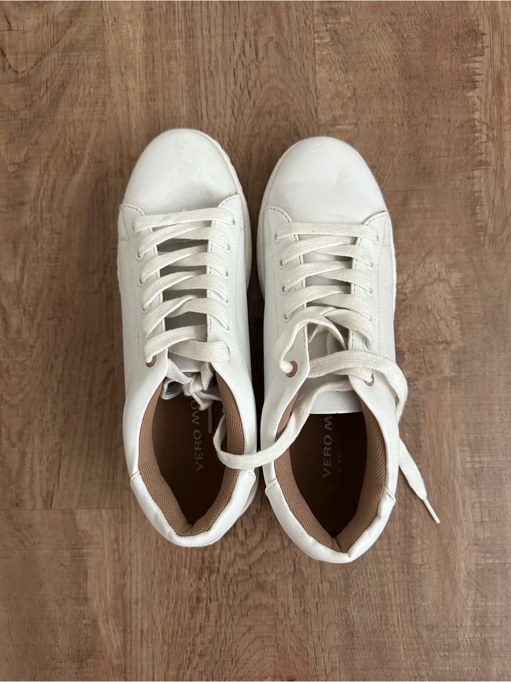 Vero Moda Celine Off-White Casual Lace-Up Sneakers